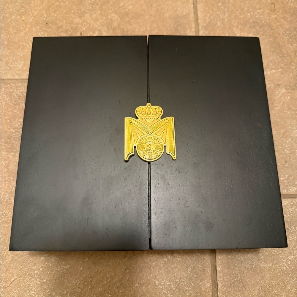 Brand New Padrón Cigar Humidor